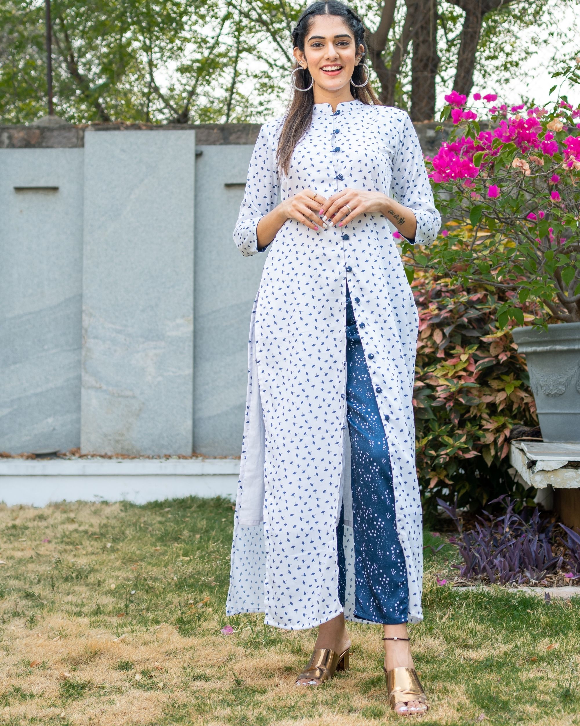 Blue and white printed cape with pants- set of two