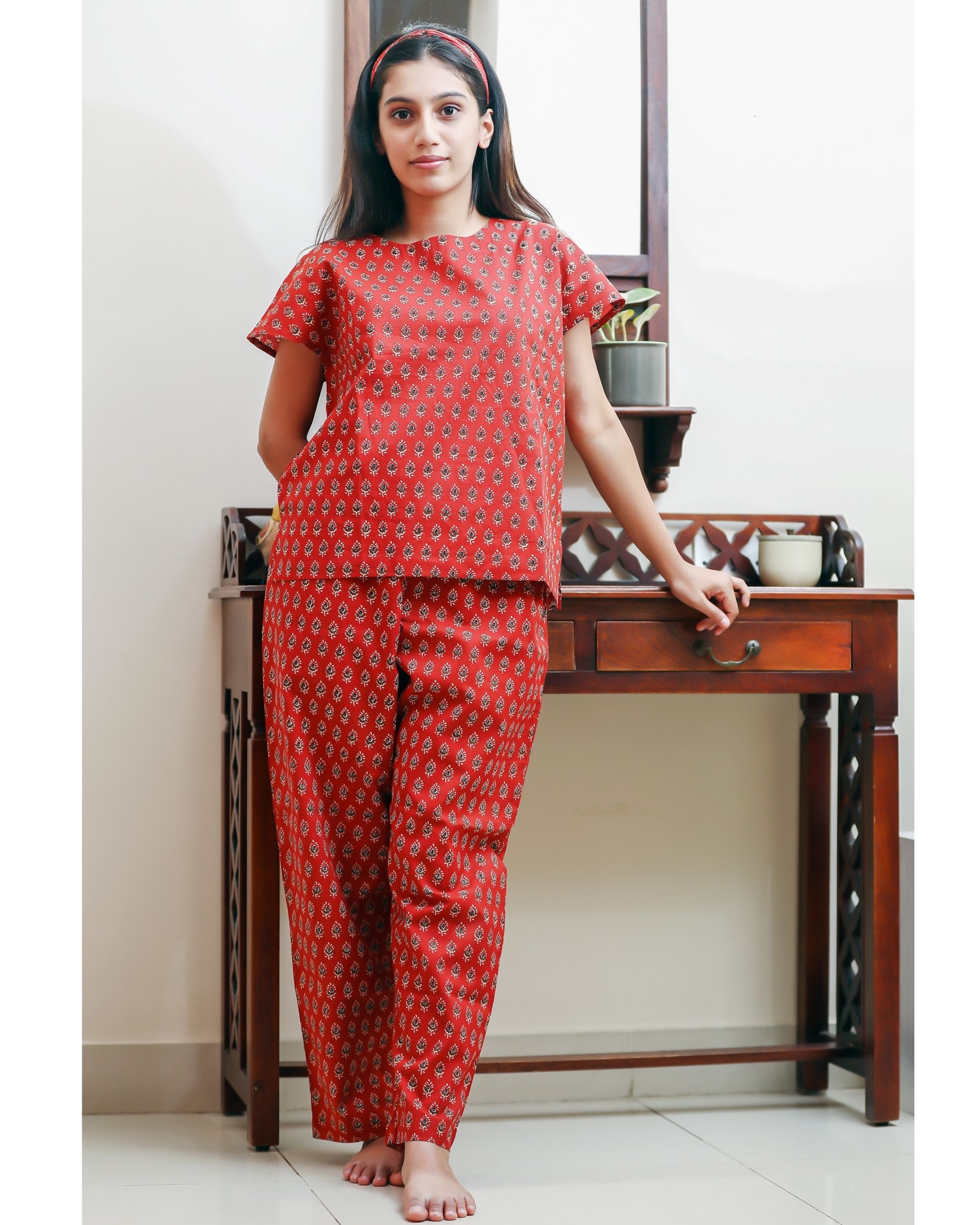 Cherry red printed top with pants - set of two by UNTUNG