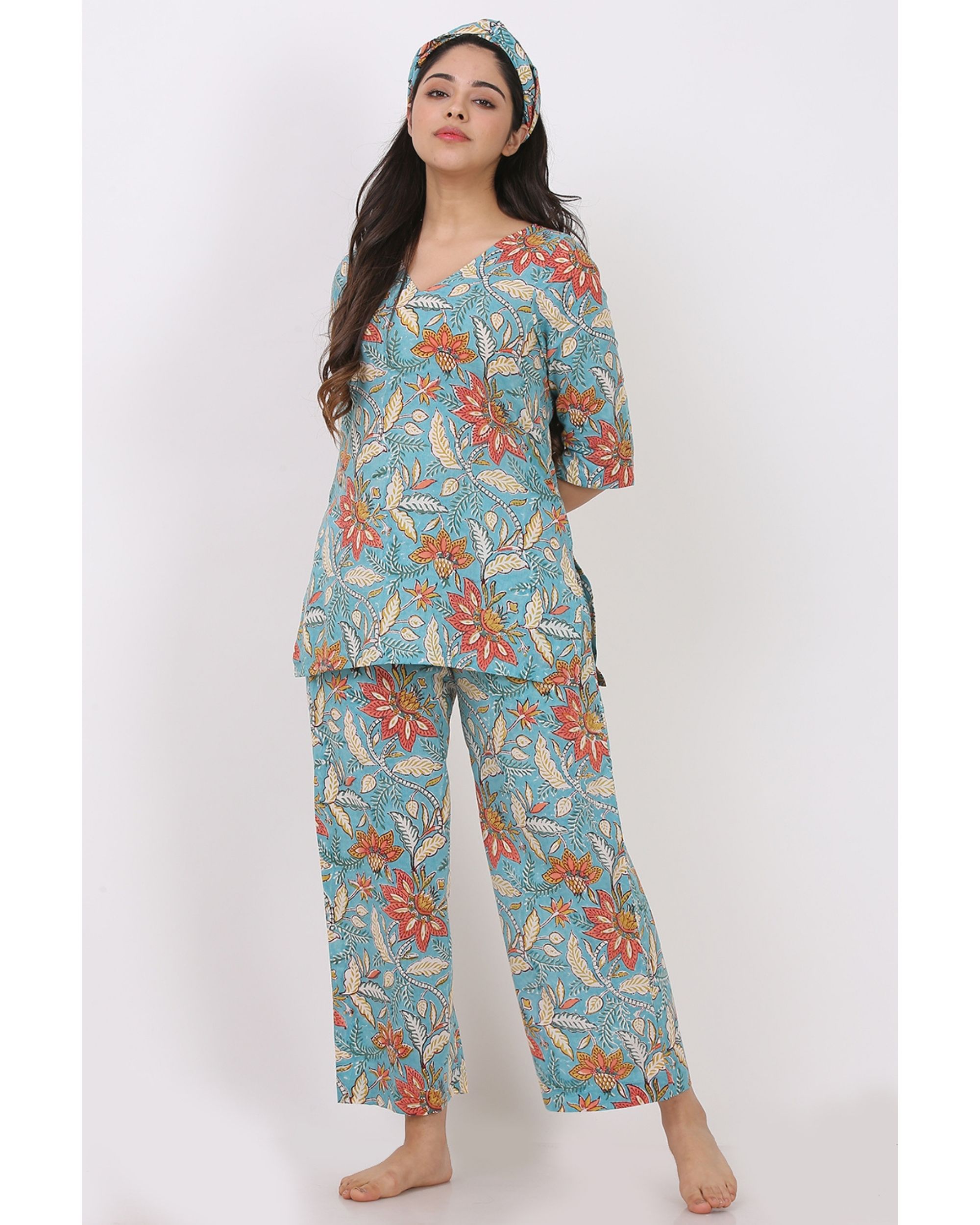 Summer blue short printed kurta and pyjama with hair band - set of three