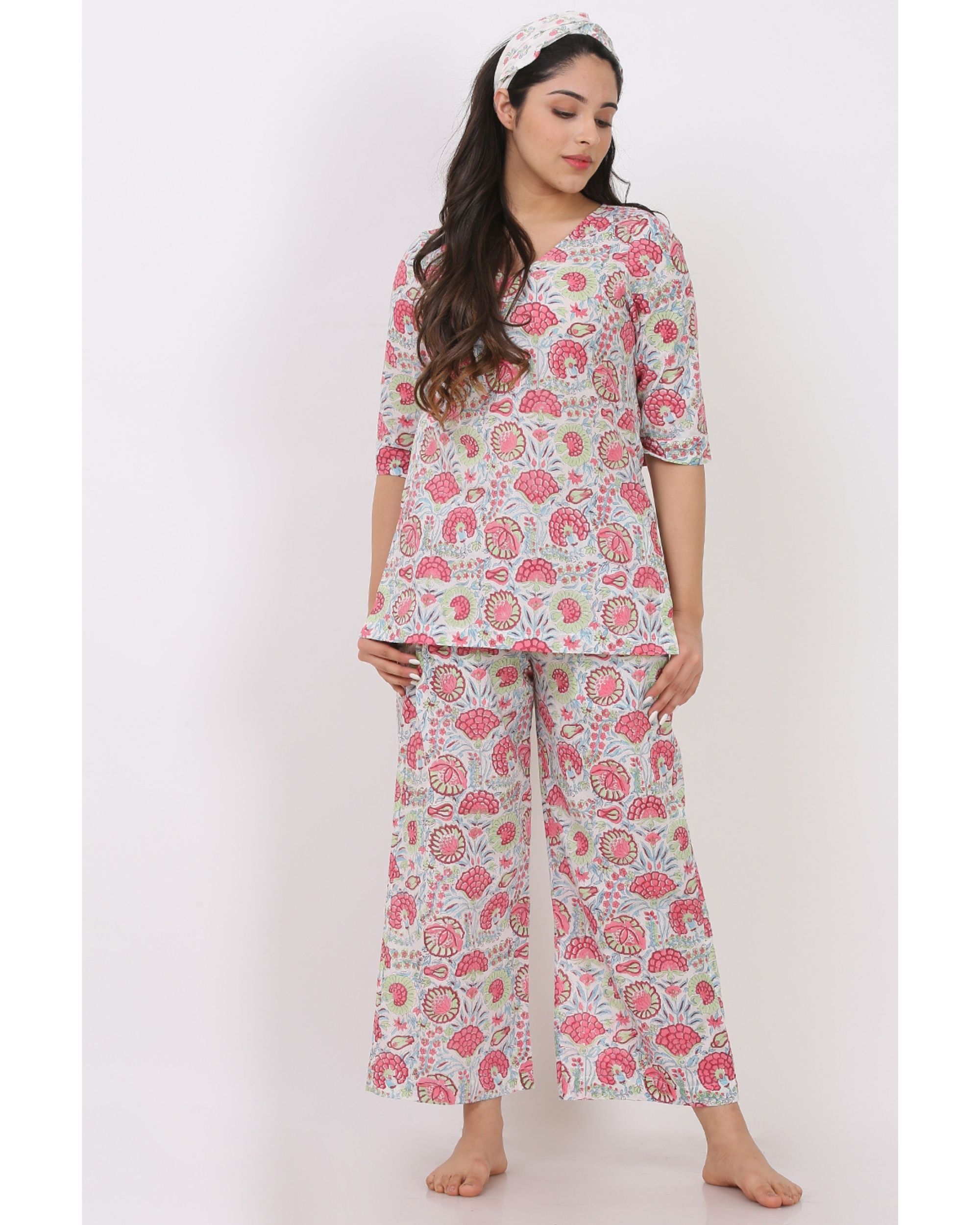 Off white and pink short printed kurta and pyjama with hair band - set of three