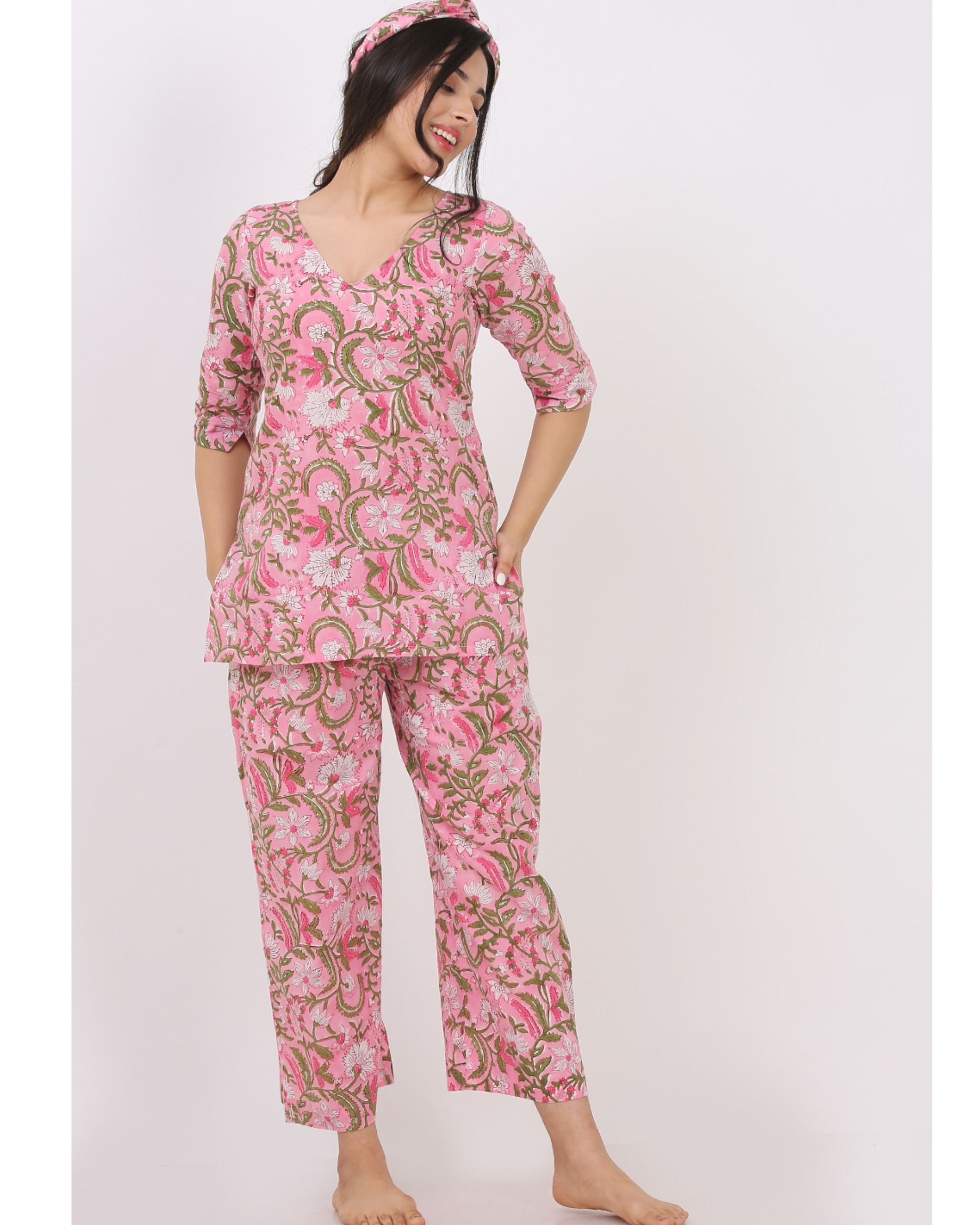 Pink short printed kurta and pyjama with hair band - set of three