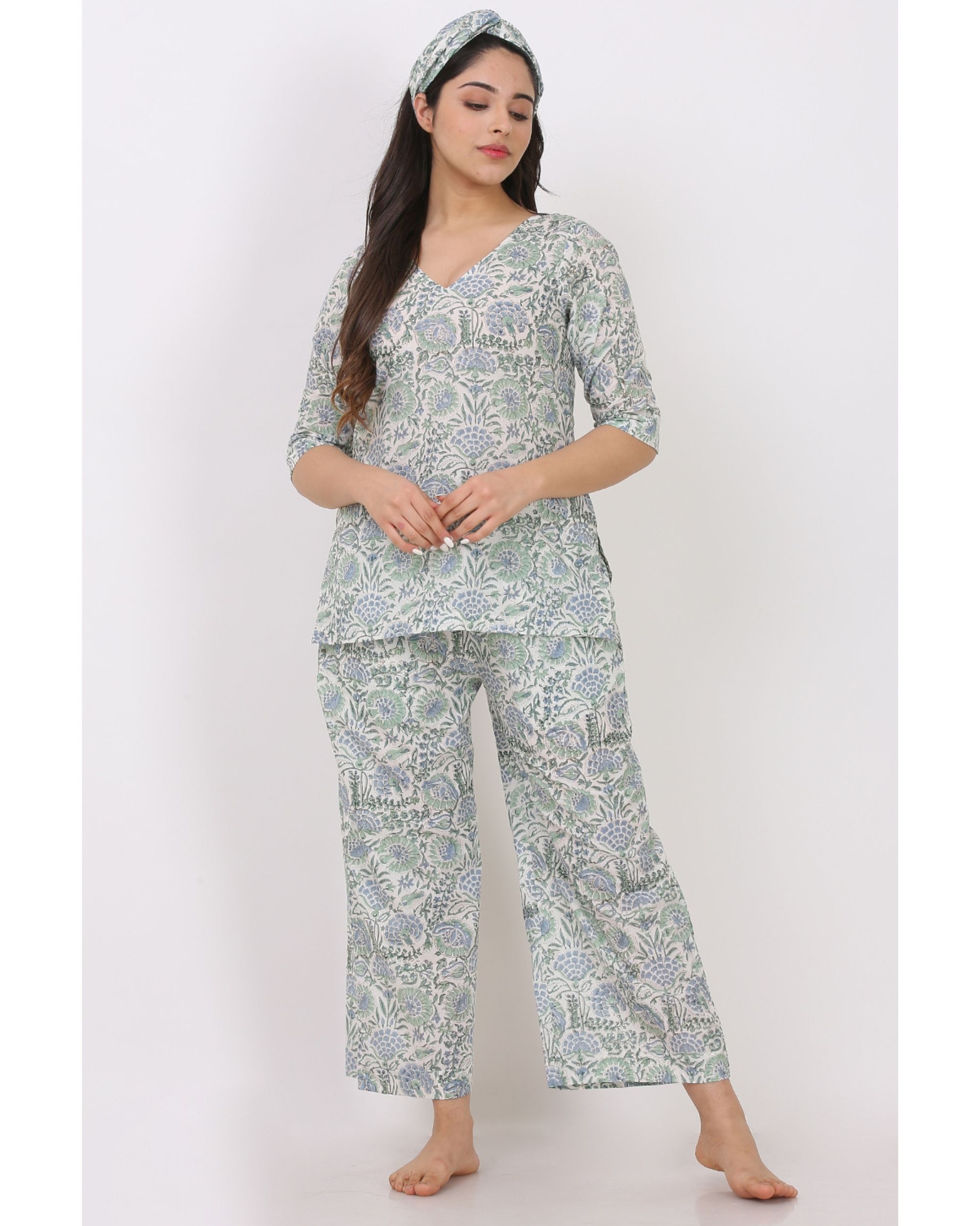 Sky blue short printed kurta and pyjama with hair band - set of three