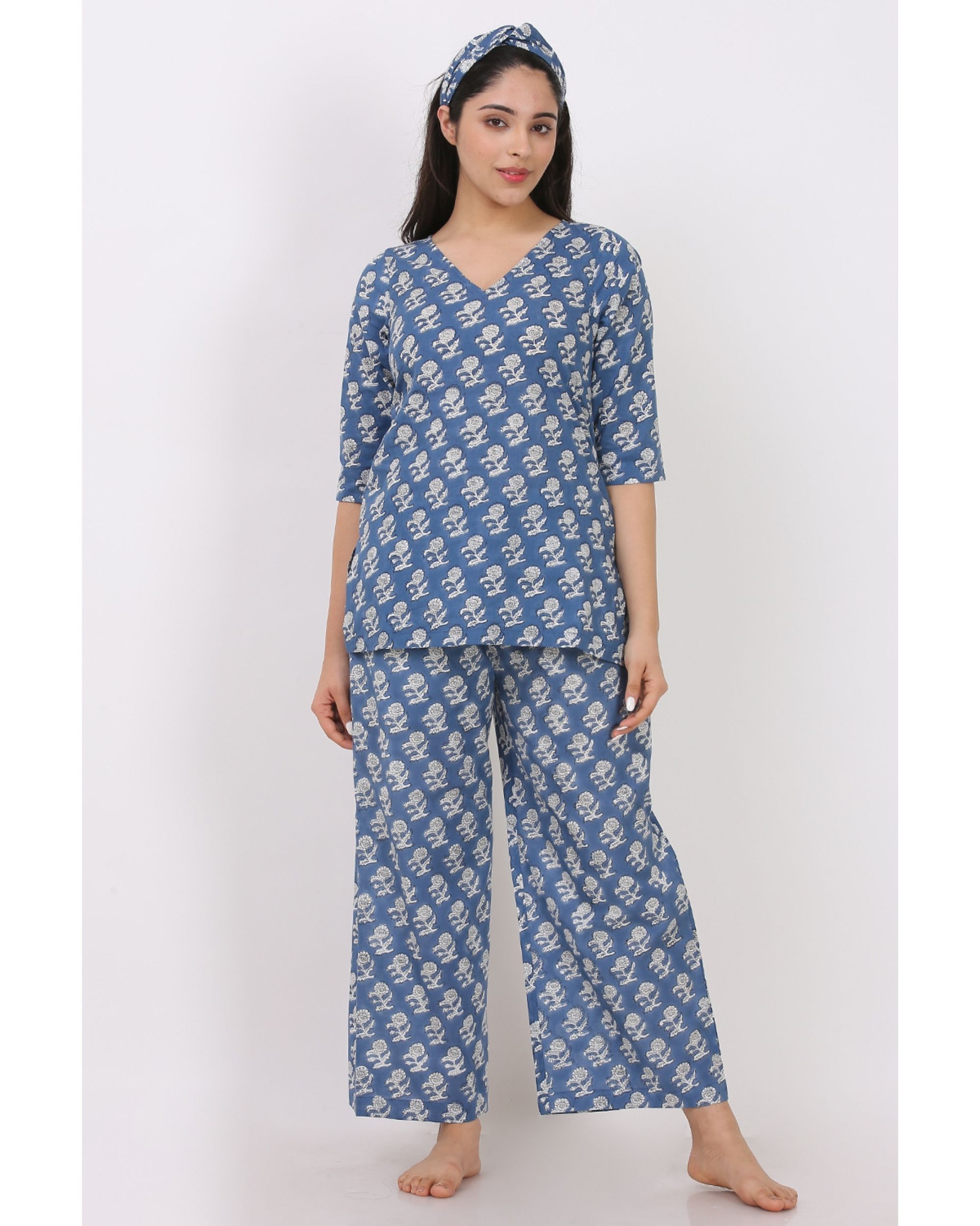 Blue booti printed short kurta and pyjama with hair band - set of three