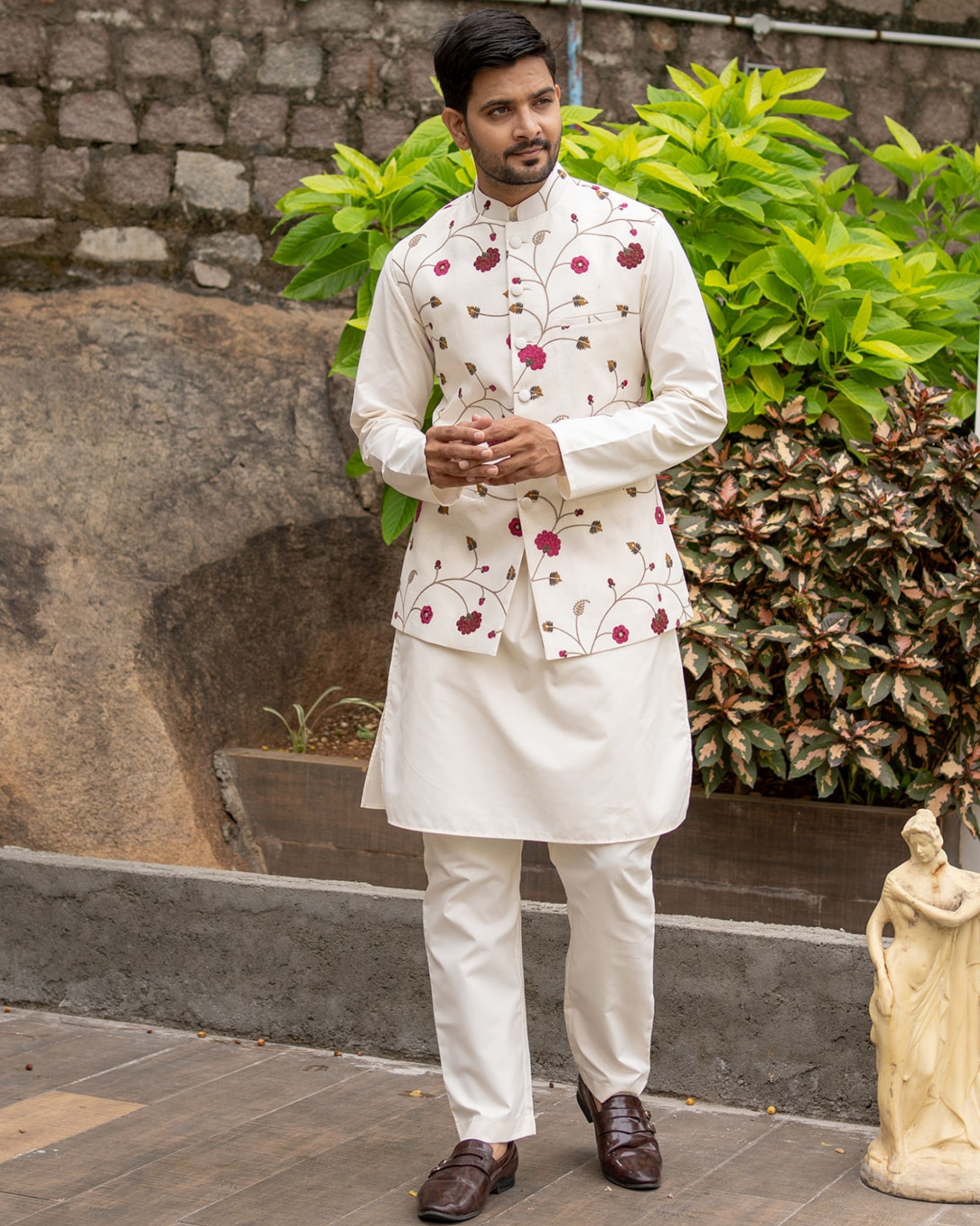 Red floral embroidered nehru jacket with off white kurta and pyjama - set of 3