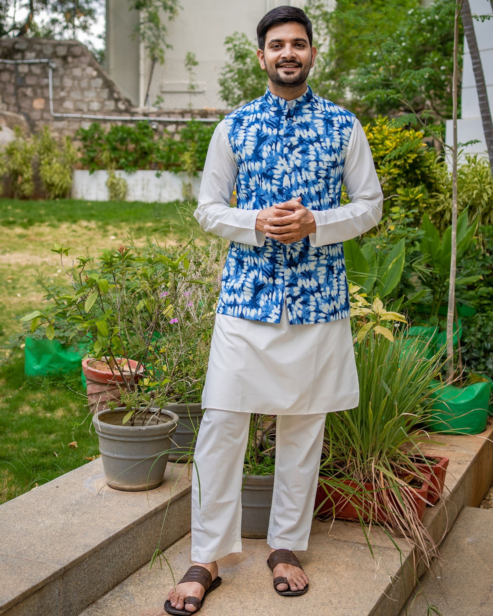 Blue tye and dye nehru jacket with off white kurta and pyjama - set of three