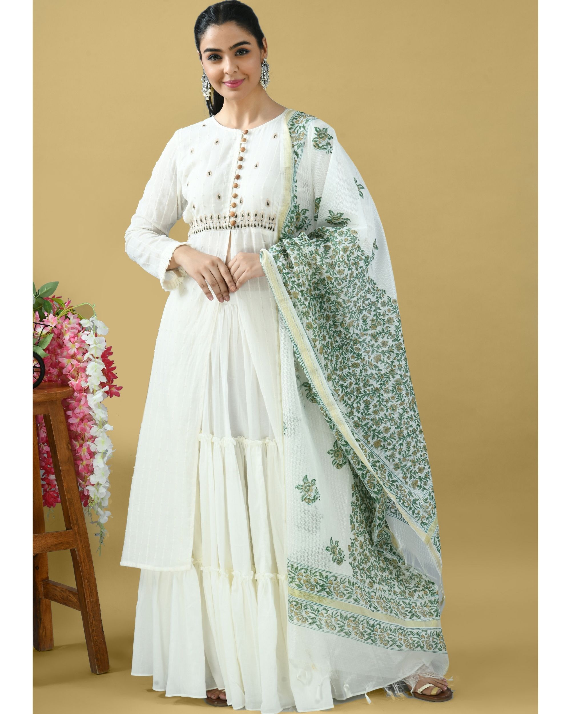 Off white front slit kurta with tiered skirt and hand block printed ...