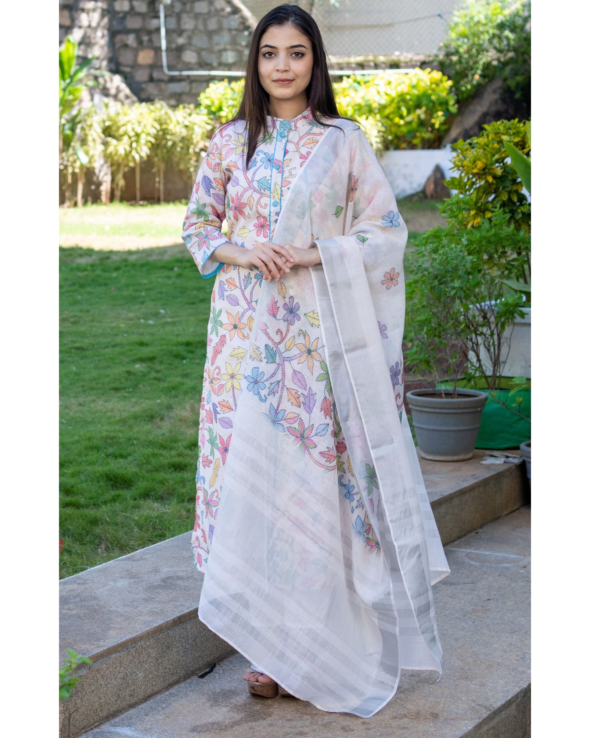 Off white floral kurta with pants and dupatta - set of three