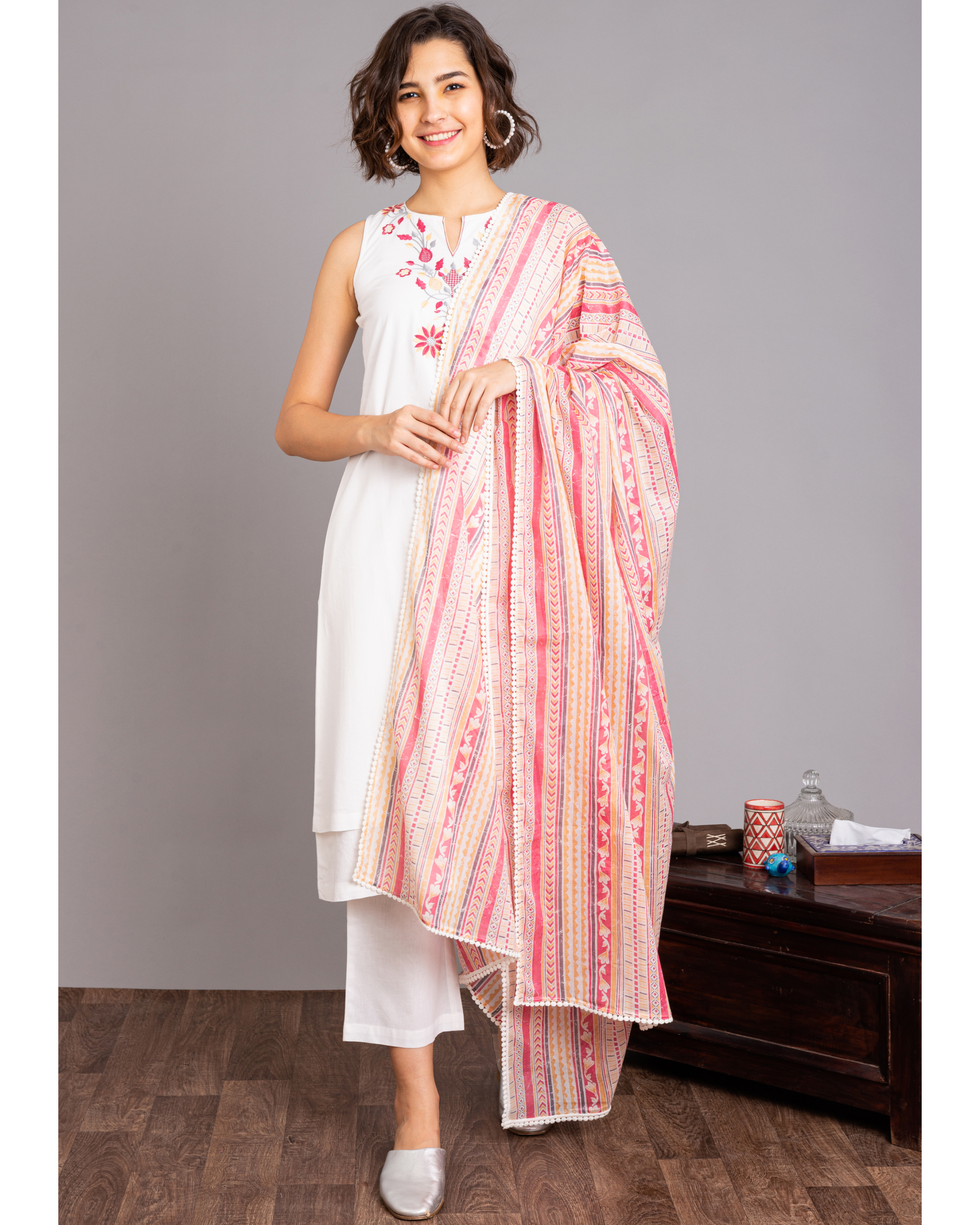White layered kurta set with pink dupatta - set of three