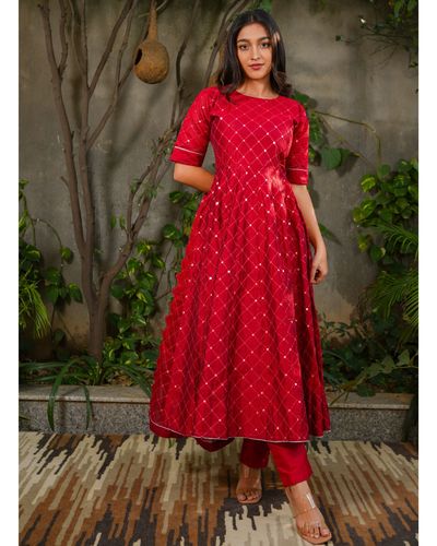 Red chanderi mirror work kurta by Desi Doree | The Secret Label