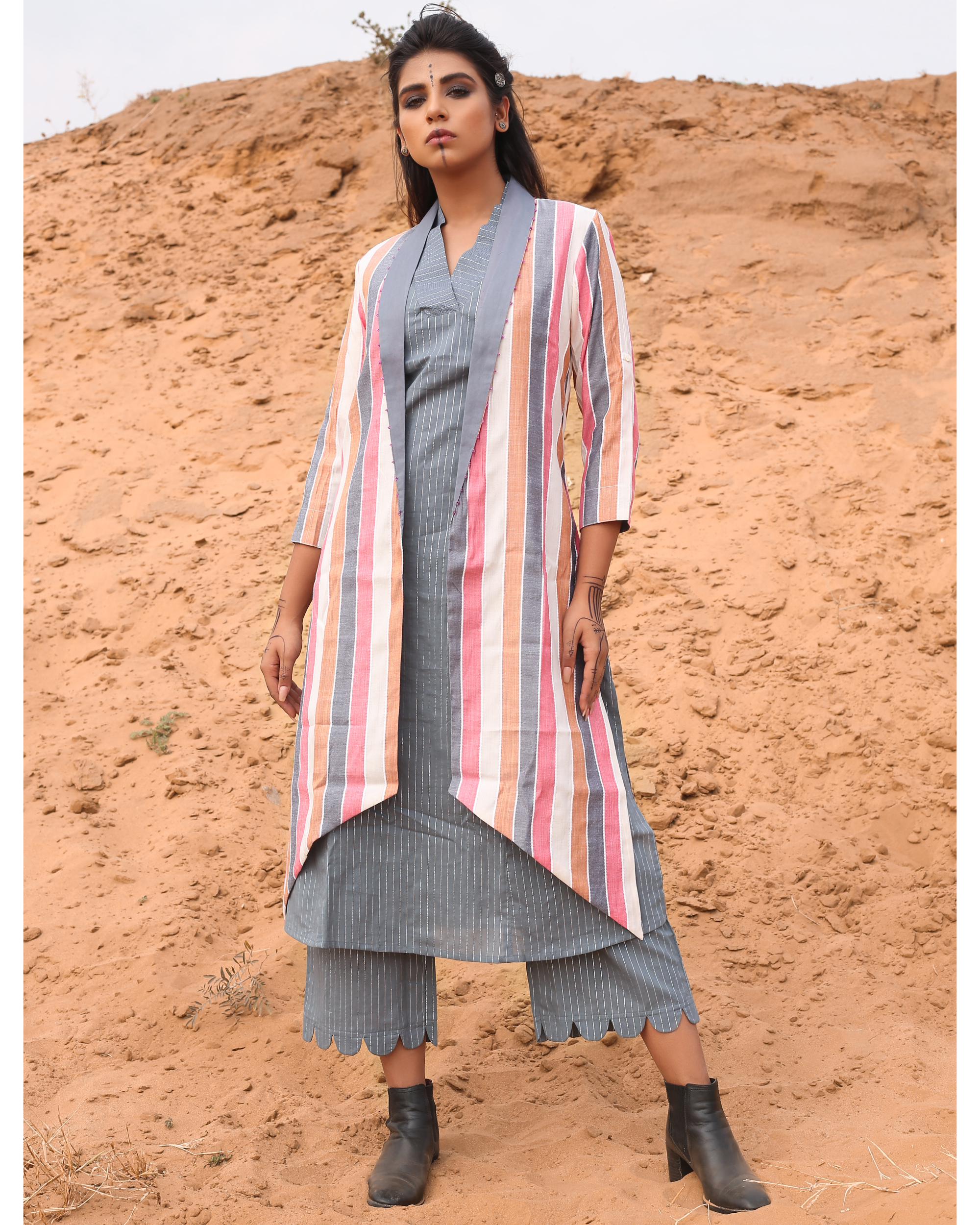 Multicolour striped cape with kurta and pants - set of three