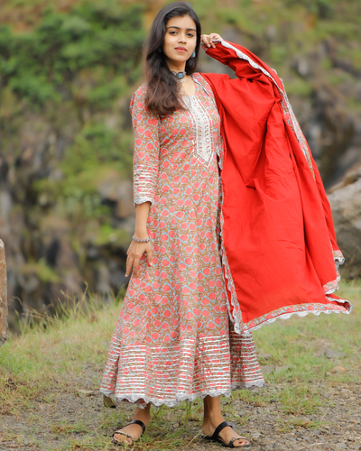 Red floral anarkali suit set - set of three by Vastara | The Secret Label