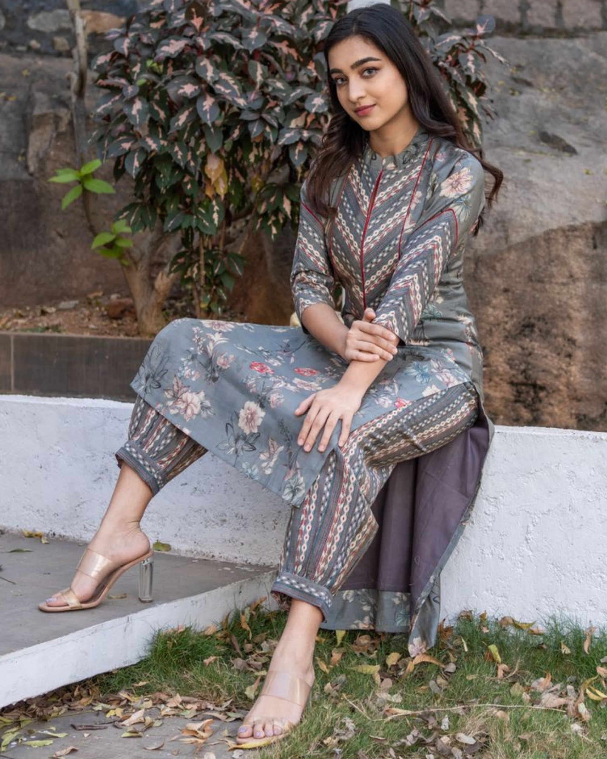 Grey floral printed kurta with pants - set of two