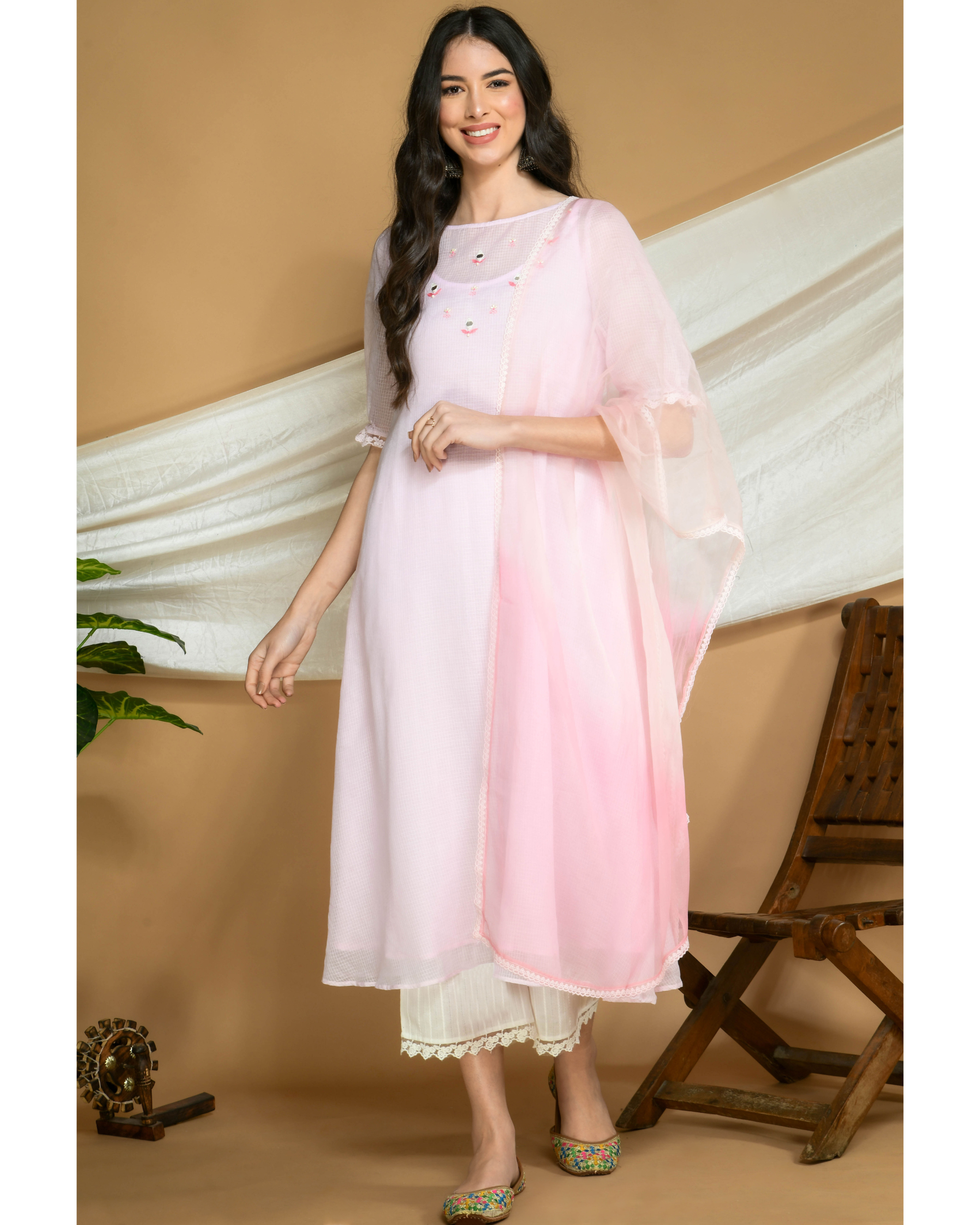 Powder pink kurta with pants and organza stole set of four