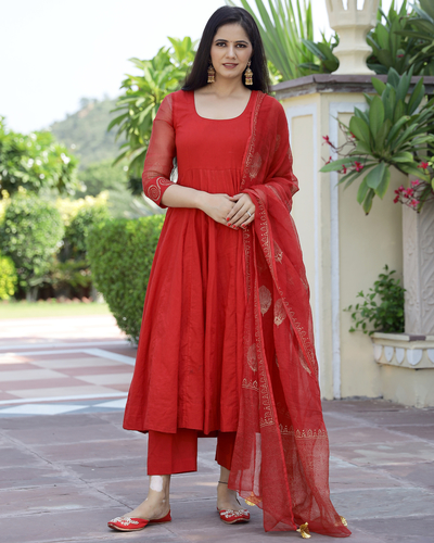Red anarkali dress with silver hand embroidery | Red anarkali dress, Anarkali  dress, Red formal dress