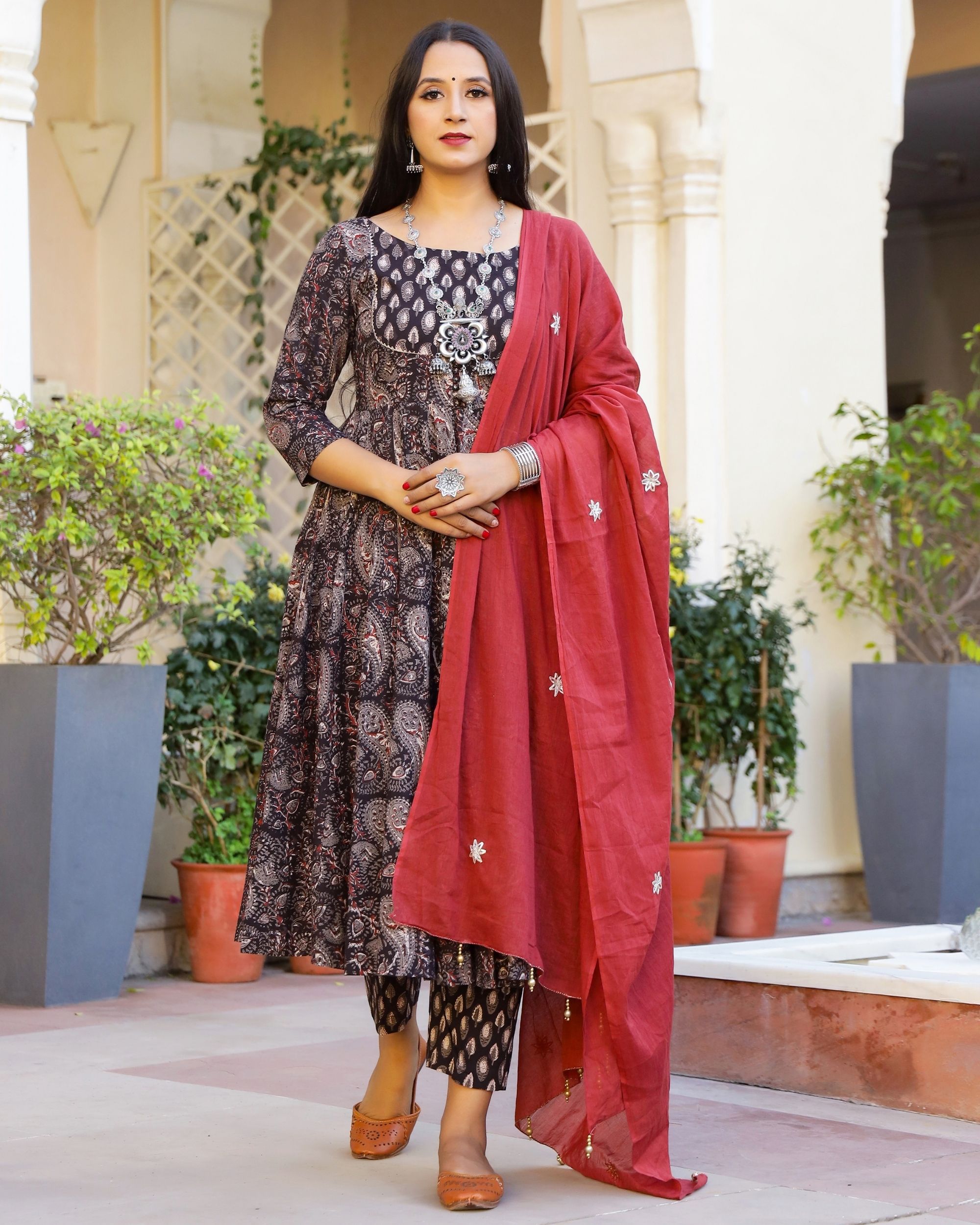 3 piece set includes Anarkali, pants and dupatta – Hasli India