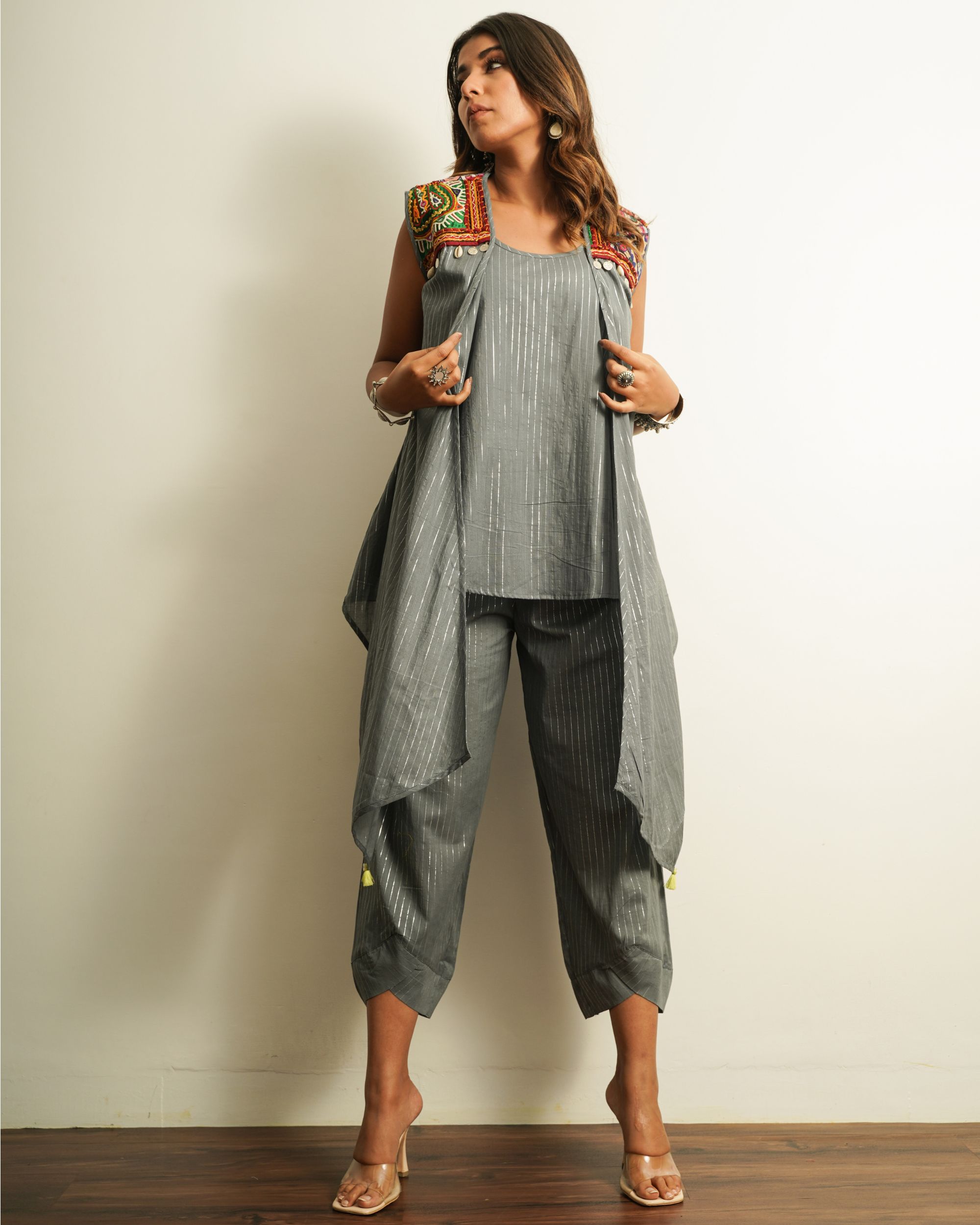 Grey strips sleeveless top with pant and embroidered cape - set of three