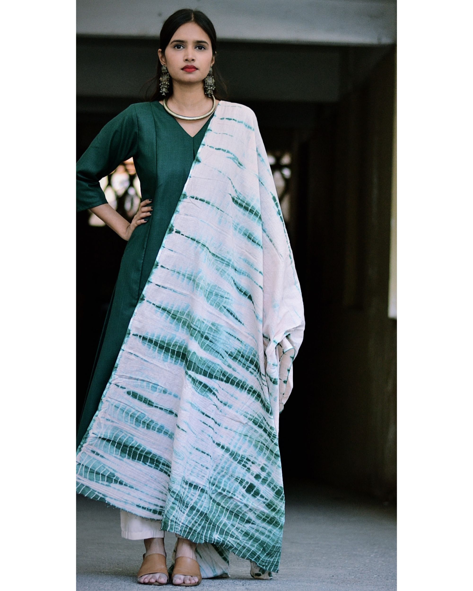 Green panel kurta with dupatta - set of two by Tie & Dye Tale | The ...