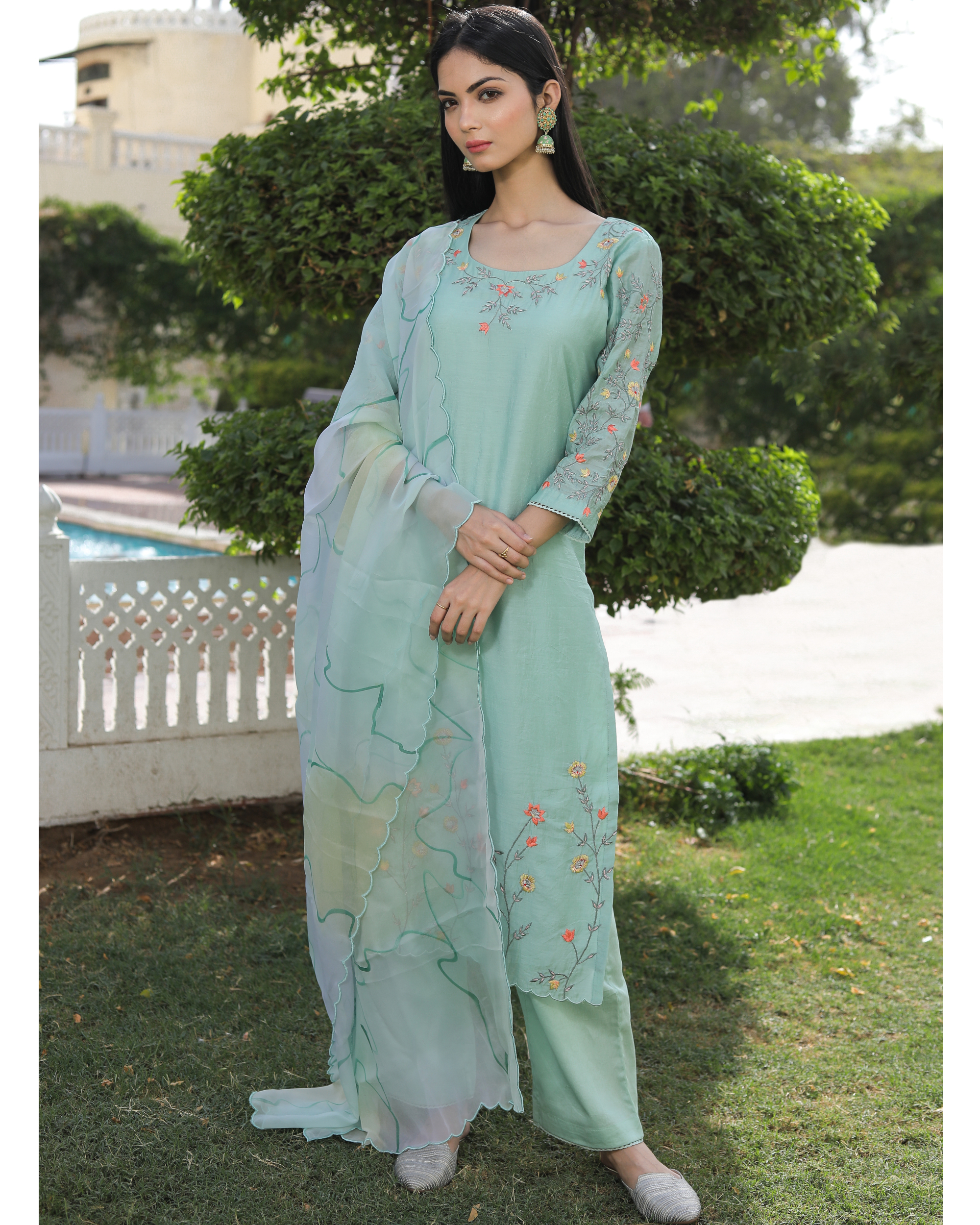 Hand painted dresses on sale pakistani