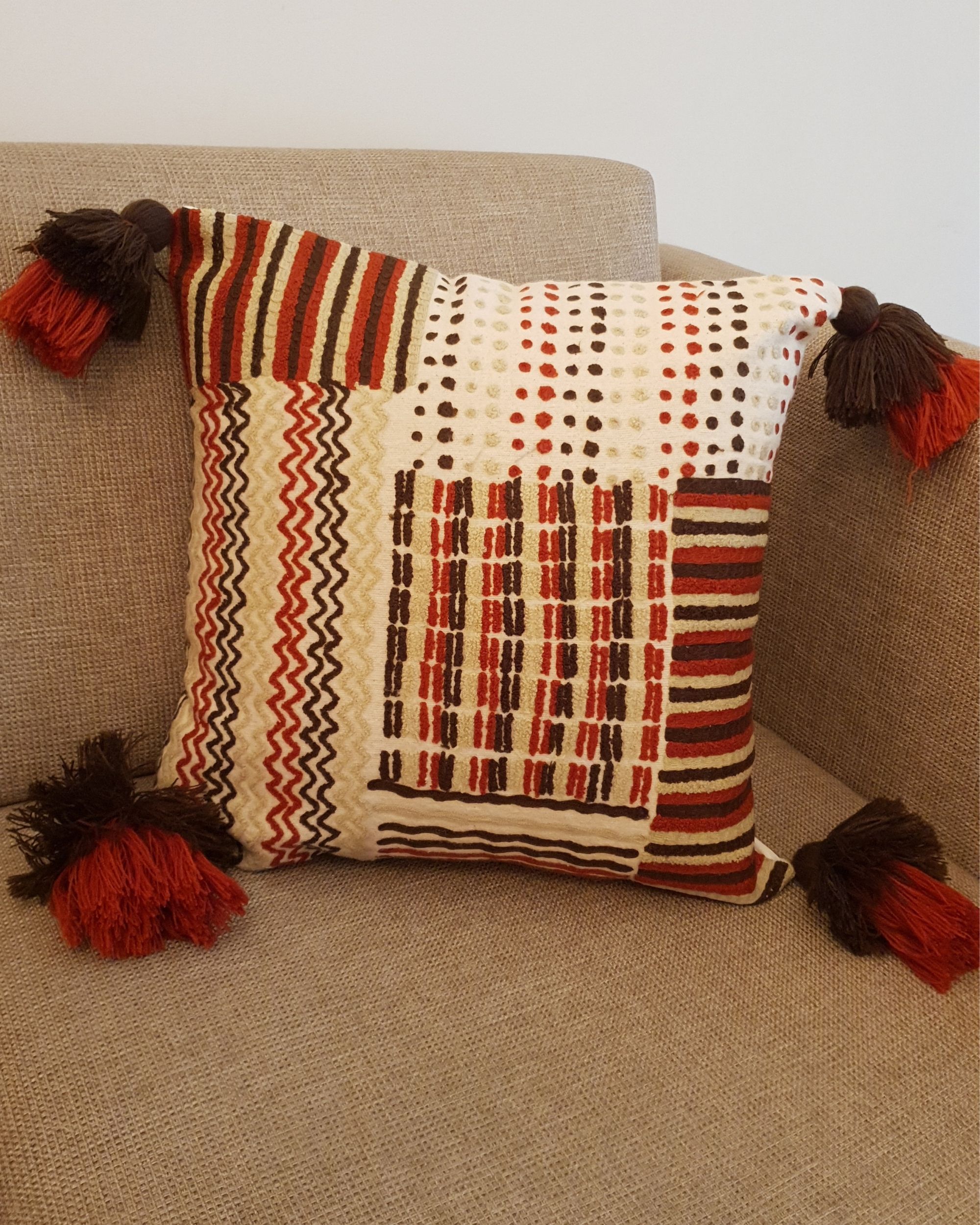 枕 Cushion Cover red line Cushion Cover red line