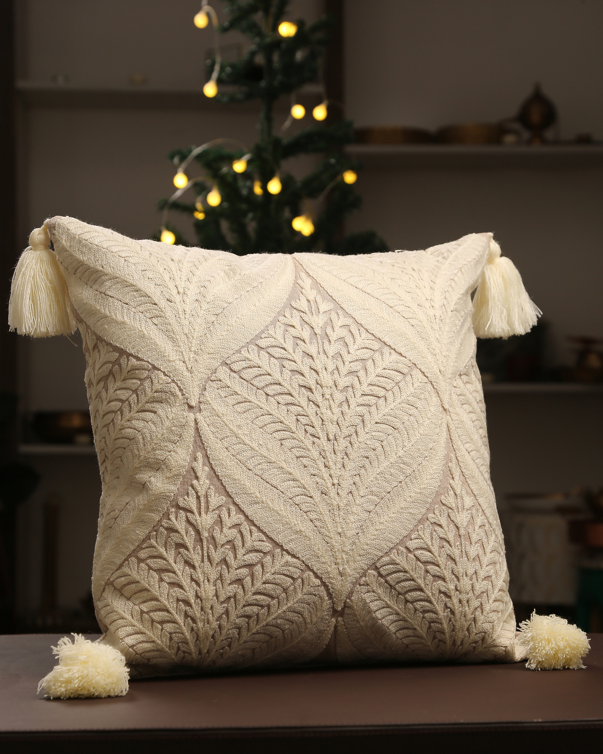 Beige and ivory leaf design cushion cover