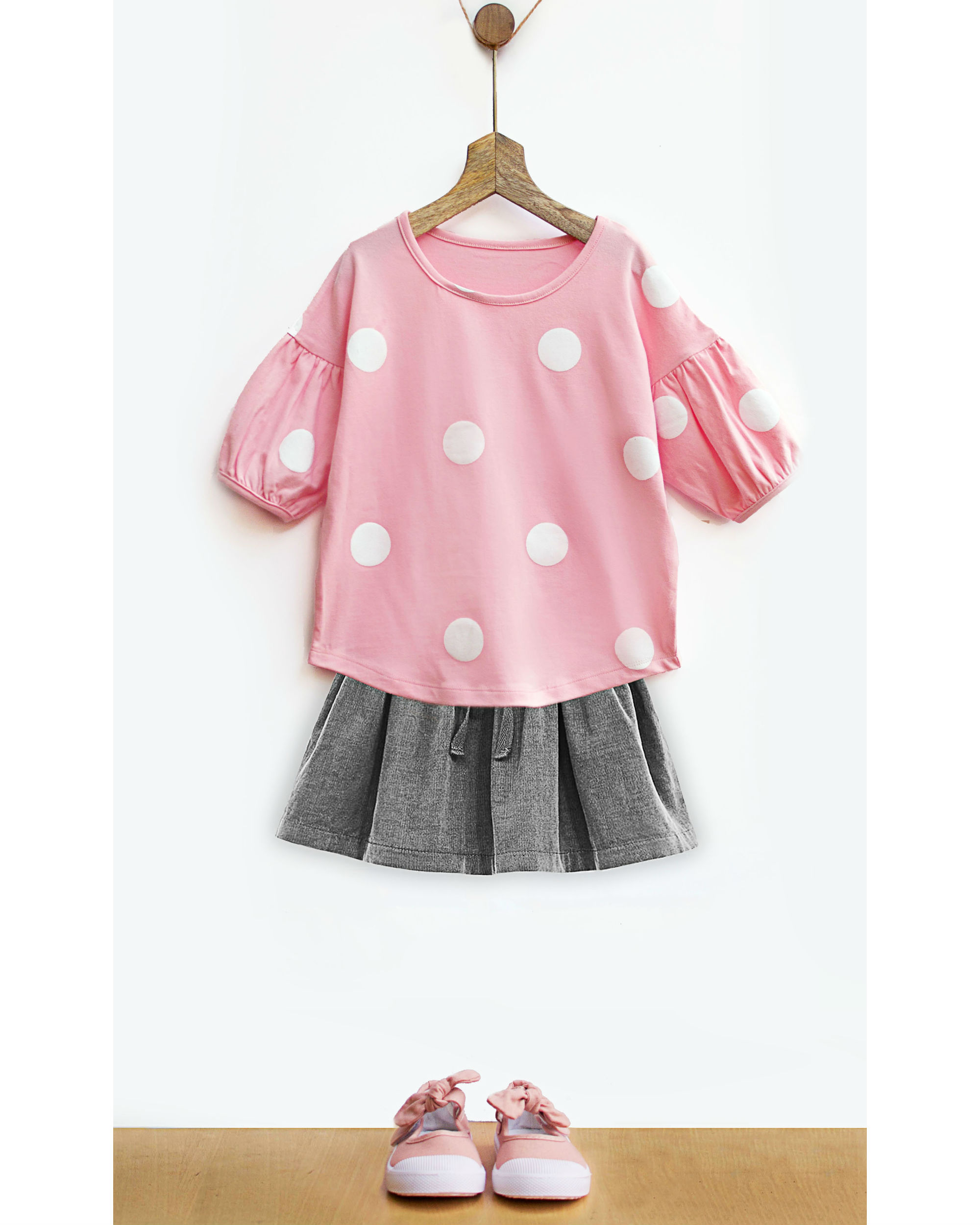 Pink & white polka tee with bubble sleeves by Pluie Kids | The Secret Label