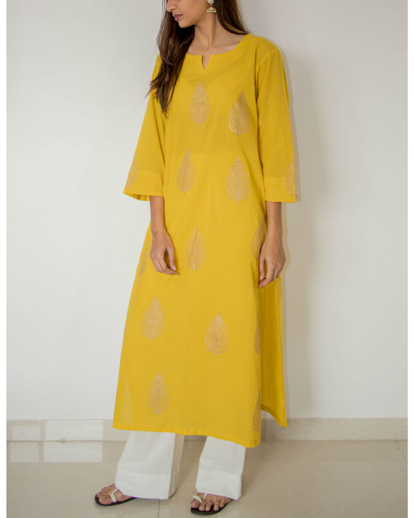 Yellow straight kurta set by The Label Studio | The Secret Label