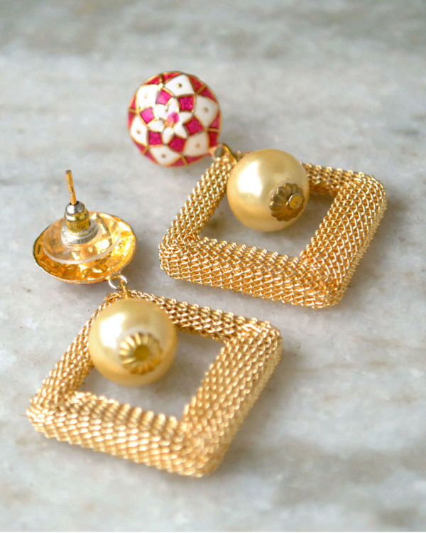 Square mesh pearl earrings 2