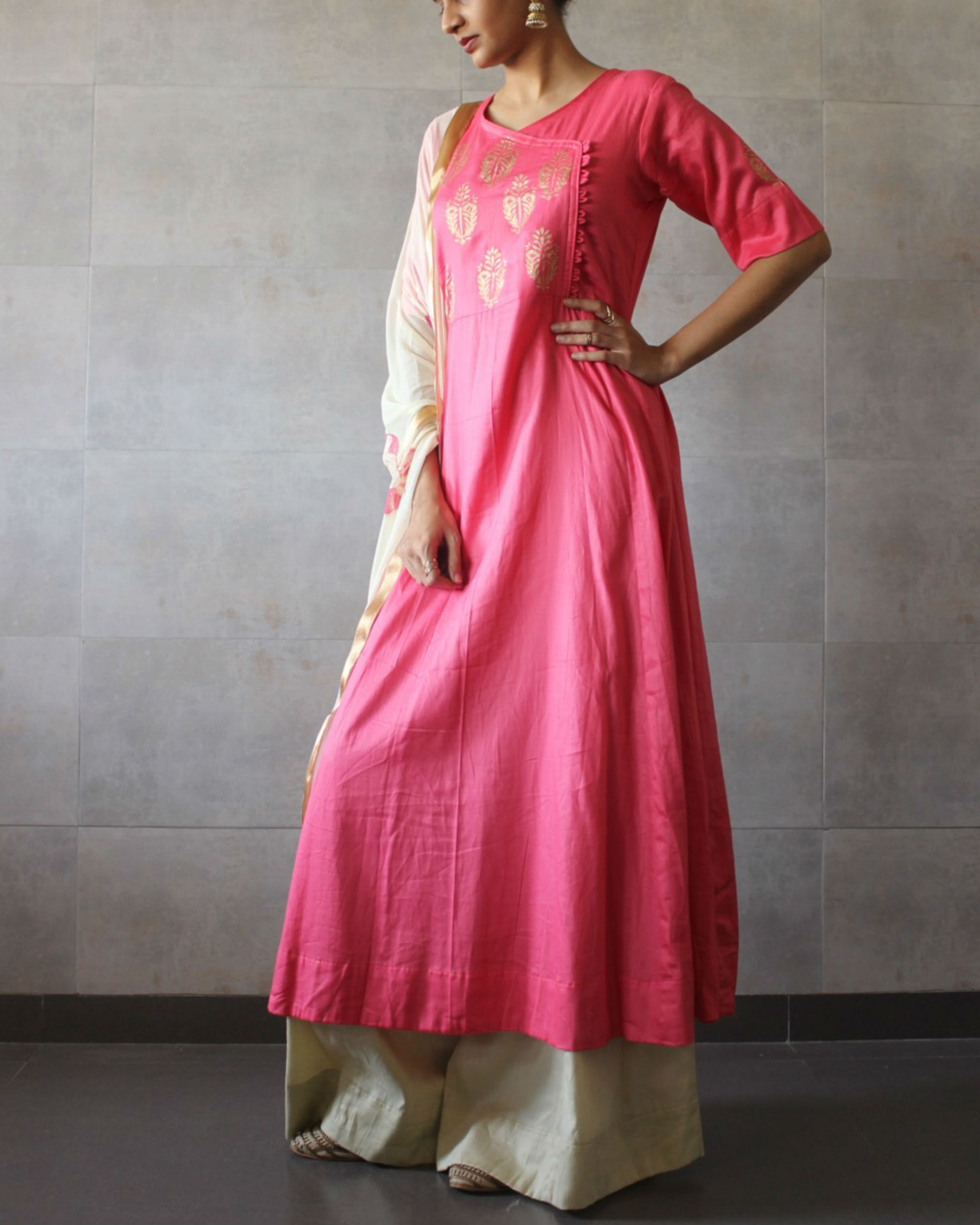 Pink kediya kurta set with dupatta by The Label Studio | The Secret Label