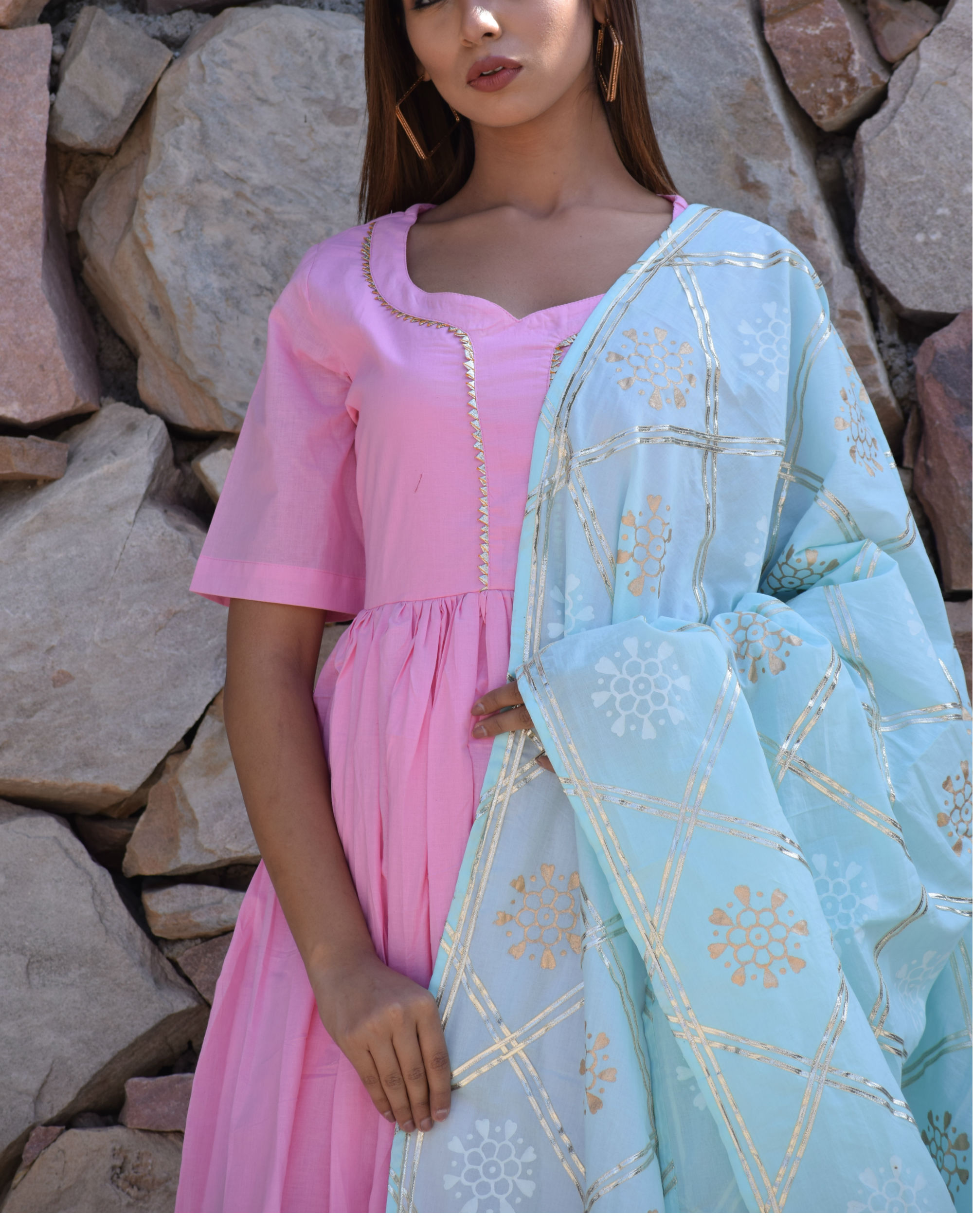 Baby Pink Kurta Set With Blue Dupatta By Chokhi Bandhani 