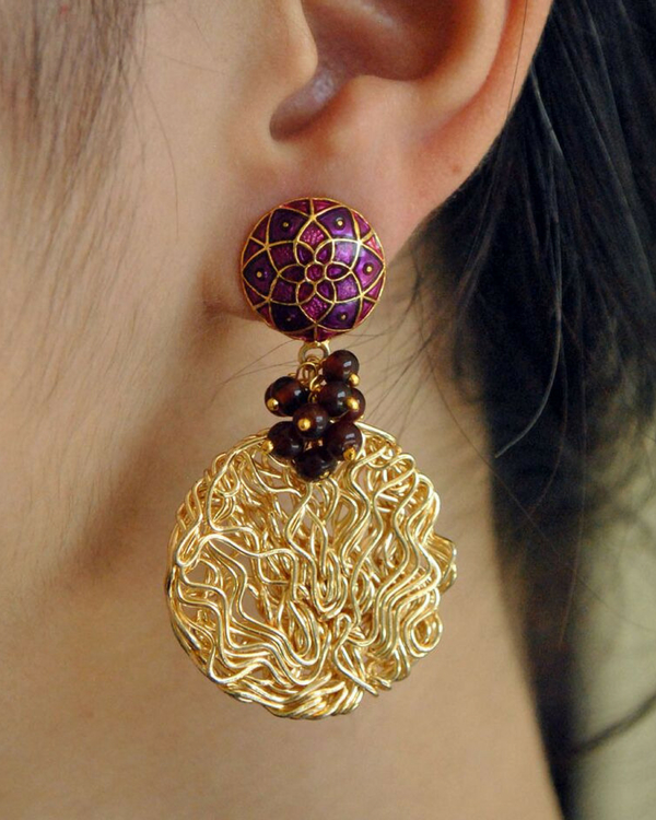 Golden circular earrings 1
