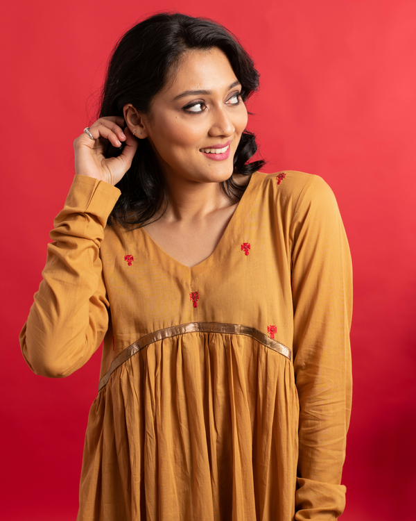 Mustard brown hand embroidered kurta set dupatta by Svaroop Apparel