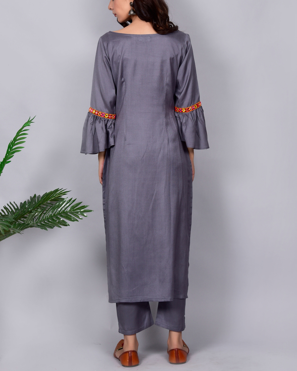Lace embellished bell sleeves kurta set - set of two 2