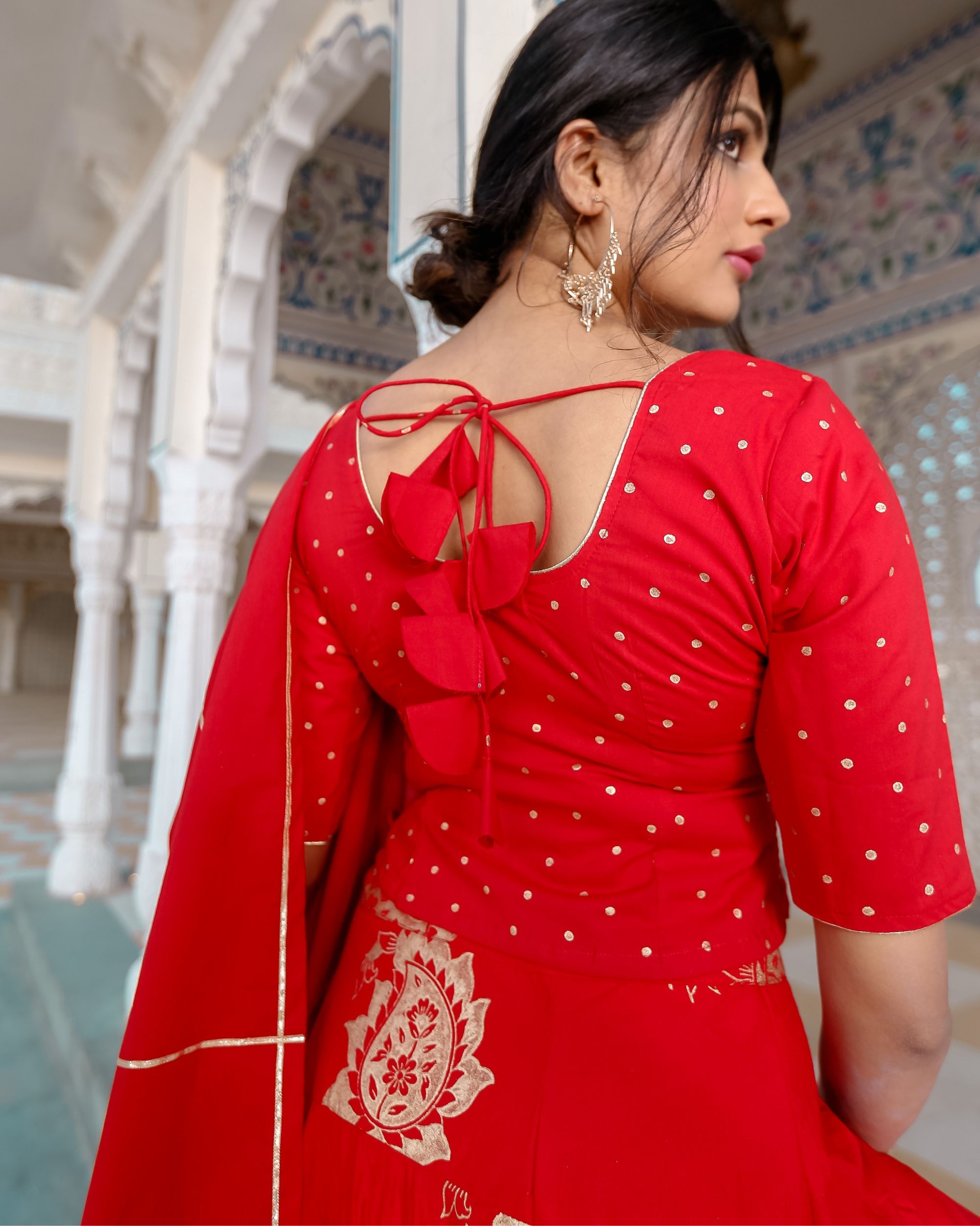 gold and red lehenga