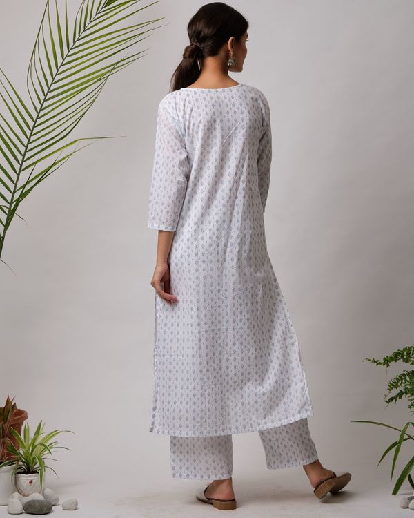 Maho cotton kurta and pants- set of two 1