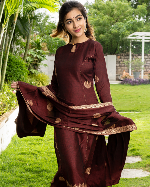 maroon and gold indian outfits
