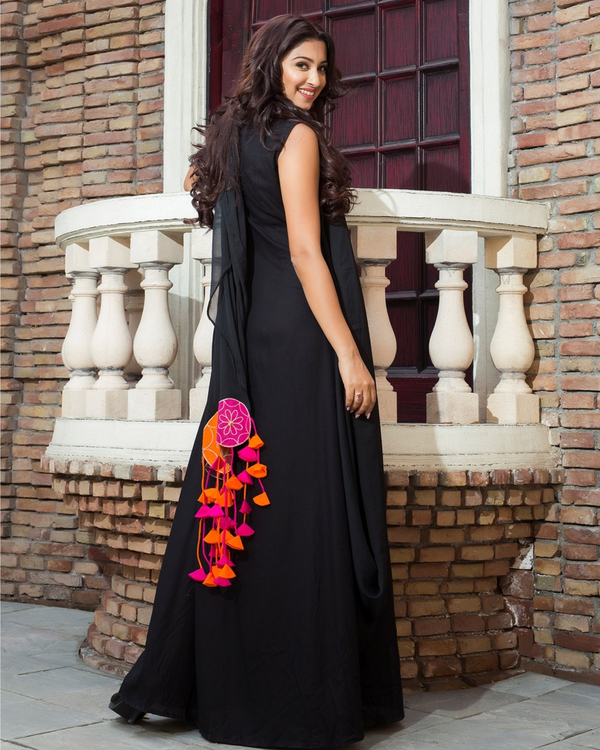 maxi dress with attached pallu