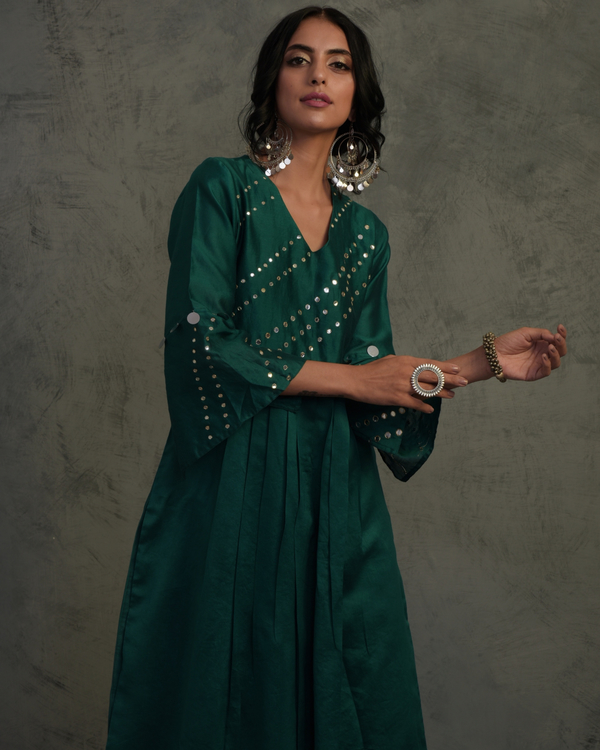 Emerald green chanderi  bell sleeved suit- set of three 3
