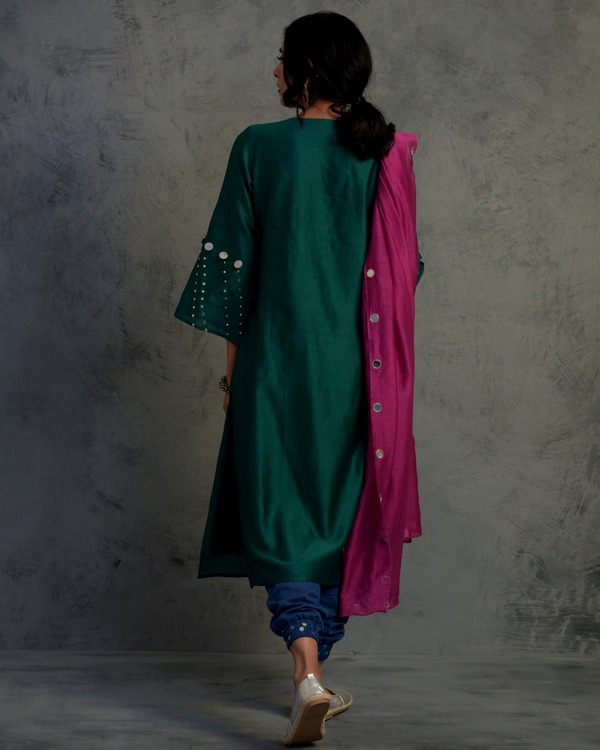 Emerald green mirror work chanderi kurta with joggers and dupatta- set of three 1