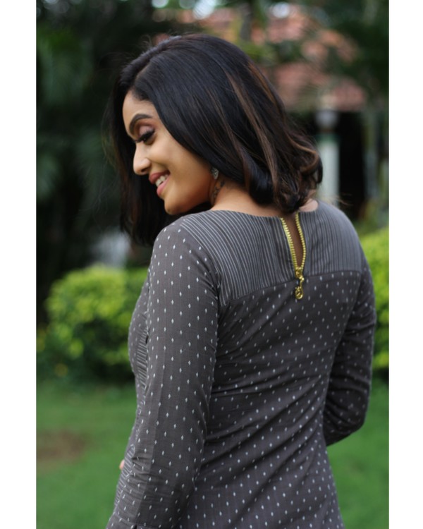 Grey dotted kurta with pants - set of two 1