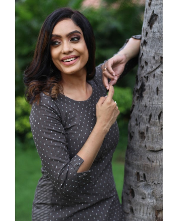 Grey dotted kurta with pants - set of two 2