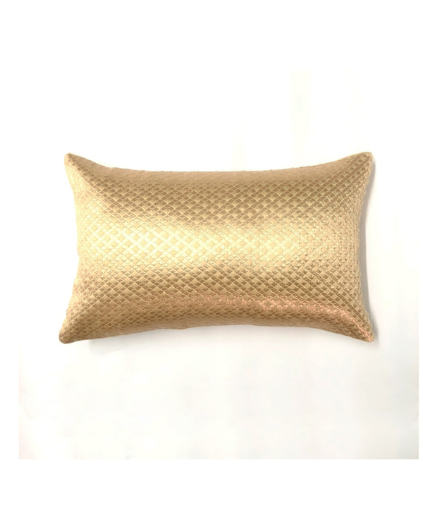 Geometric gold cushion cover 1