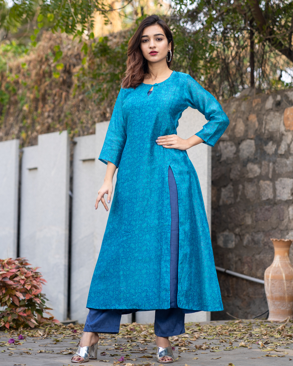 Blue printed slit kurta with persian blue inner and pants set - set of ...