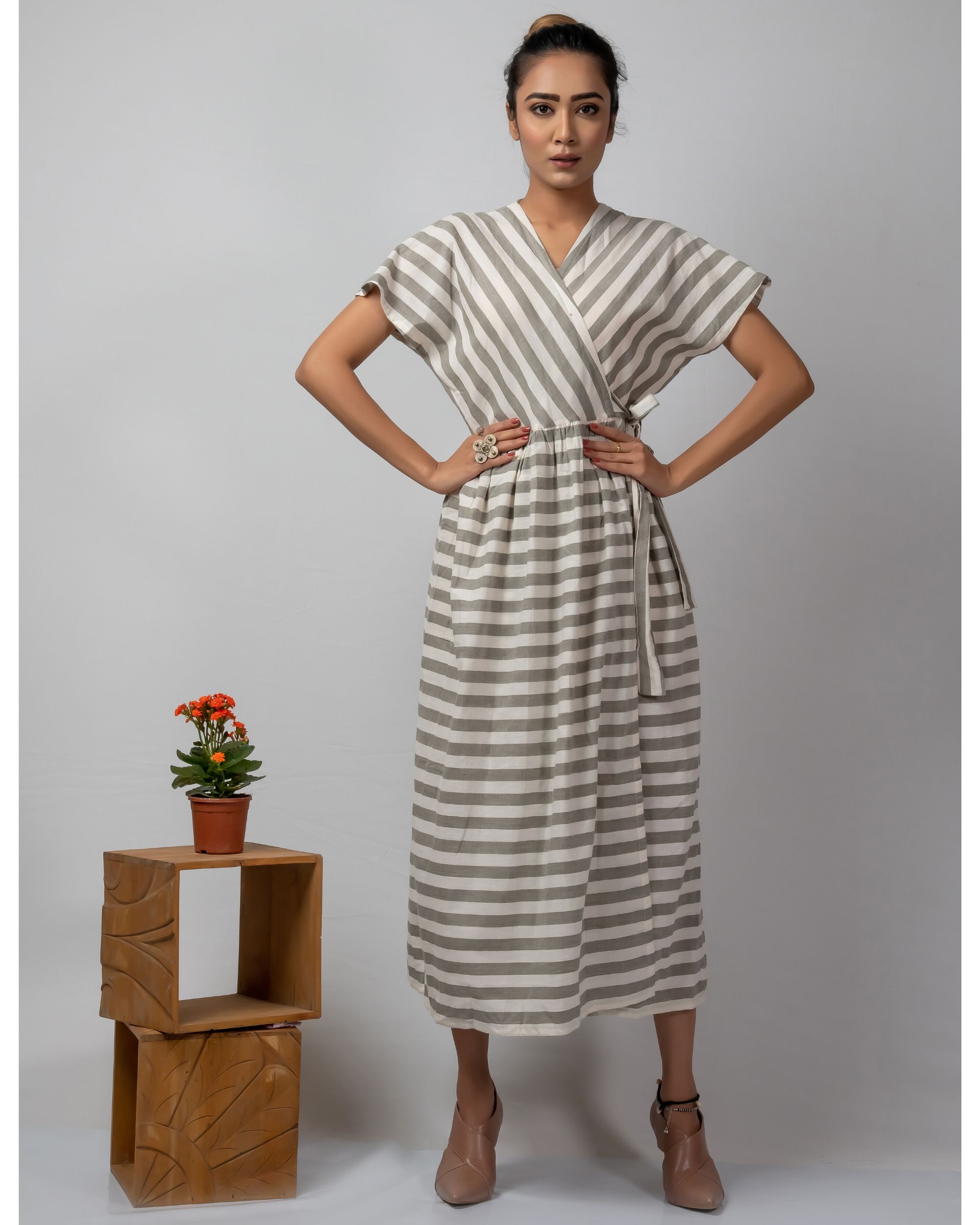 Fashion Dresses Wraparounds Faithfull Wraparound striped pattern 
