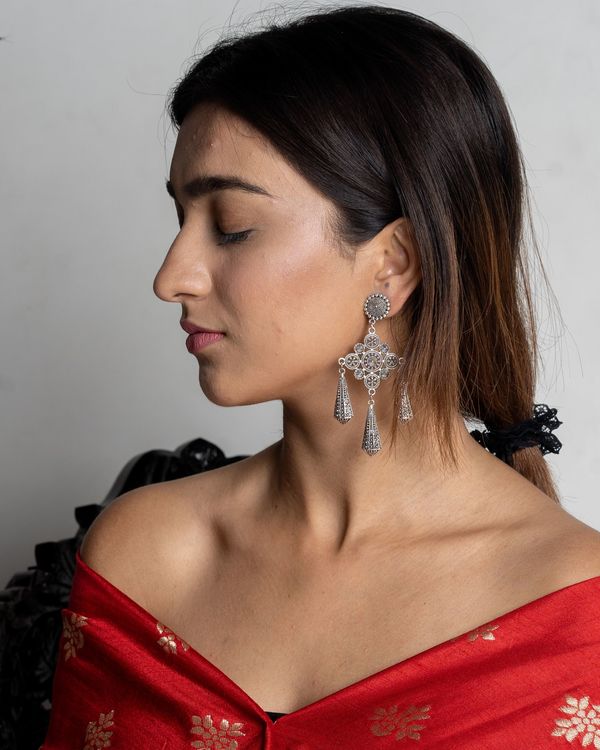 Round beaded studs with triple drops 1