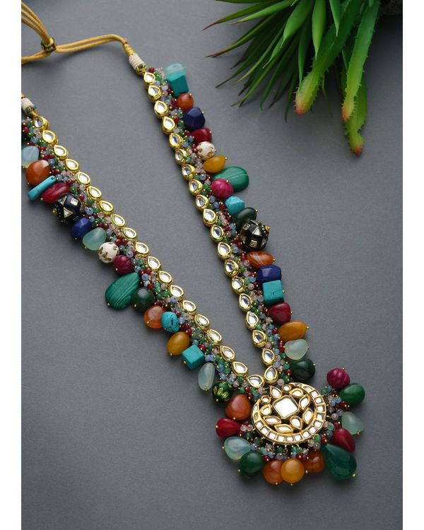 Kundan statement neckpiece with multicolored geometric beads 1
