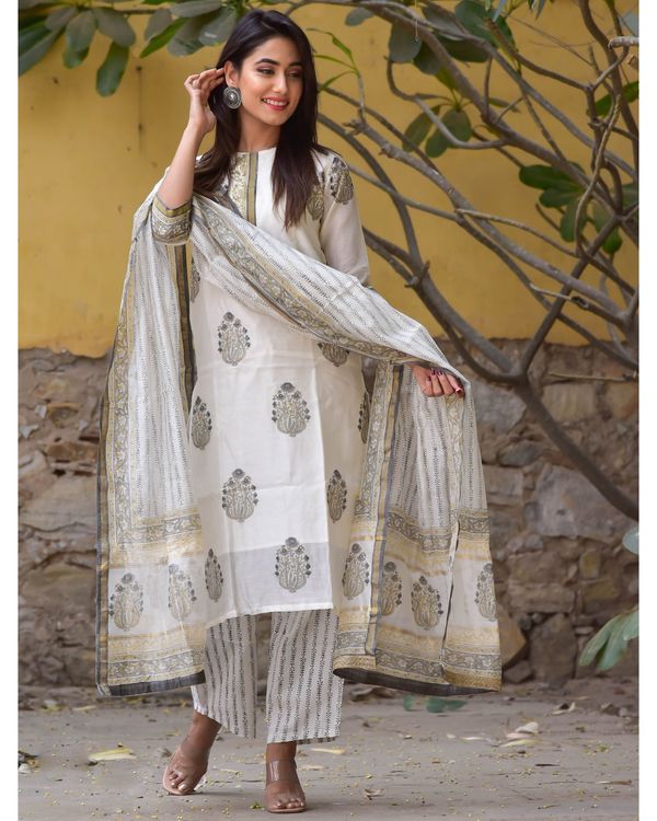 Grey and white mughal gota kurta and pants with dupatta- Set Of Three ...