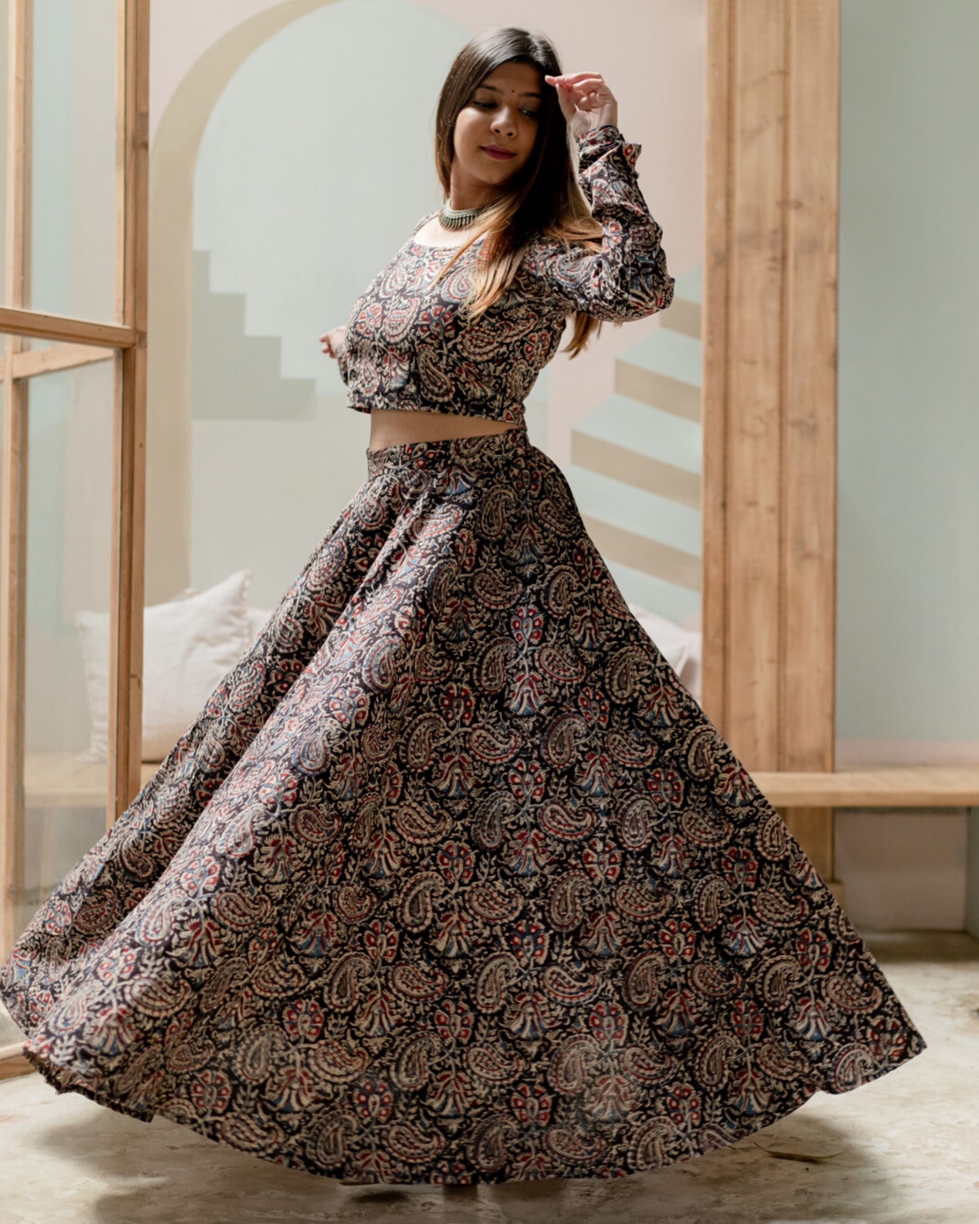 Nia Sharma VS Ashi Singh VS Mouni Roy: Whose Modern-day Dress Is Trend  Setter?