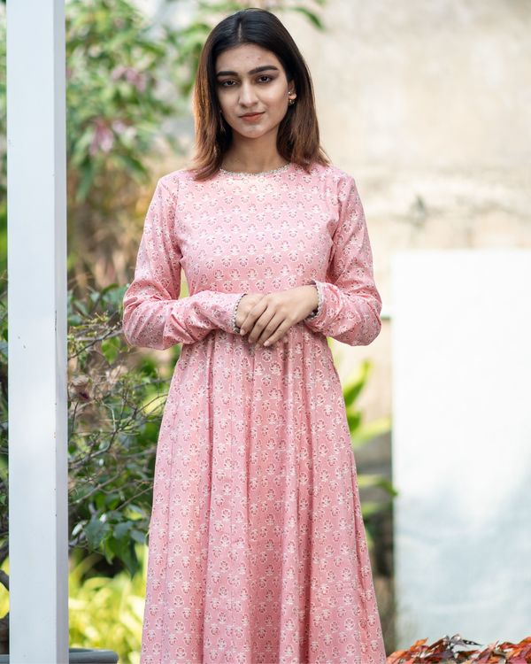 Pink boota kalidar dress by Desi Doree | The Secret Label