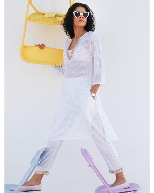 White peonia pants 1