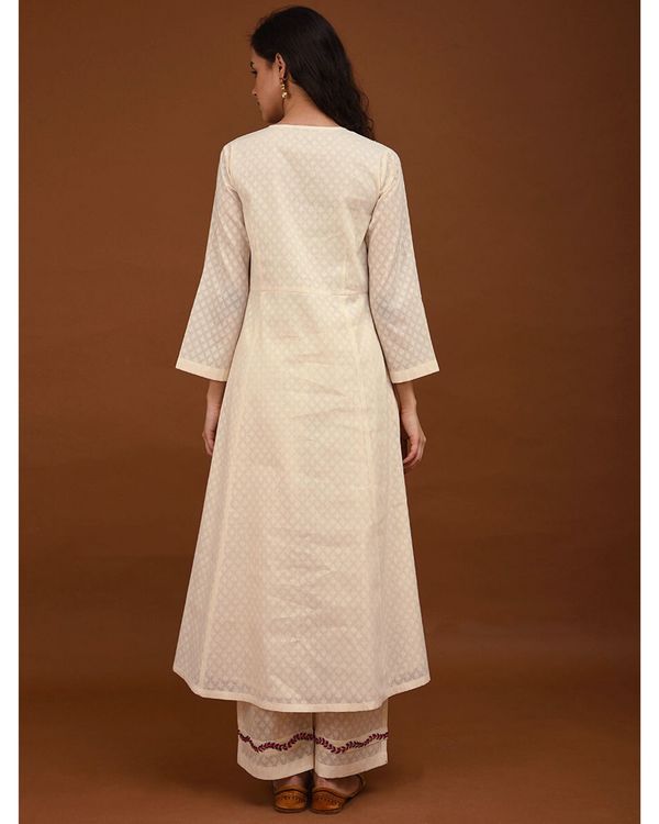 Off white hand embroidered yoke Kurta 1